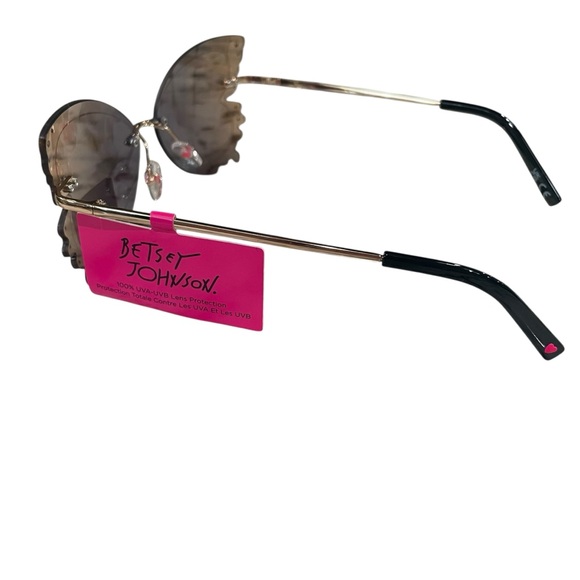 Betsey Johnson Butterfly Rimless Jewel Detail Sunglasses Gold - Picture 9 of 9